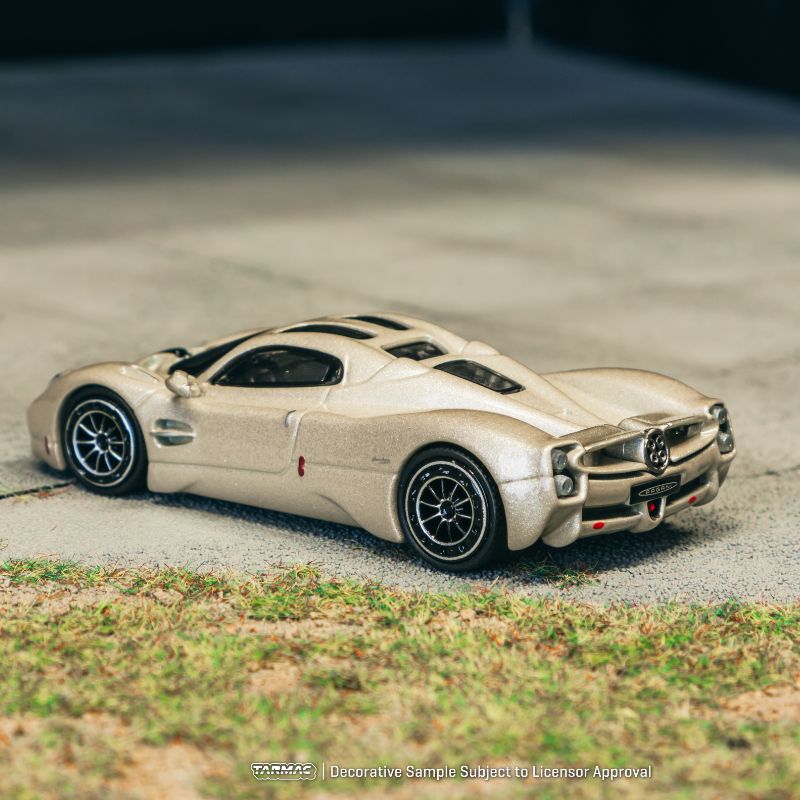 (Pre-Order) (T64G-TL055-BI) Pagani Utopia Rinascimento