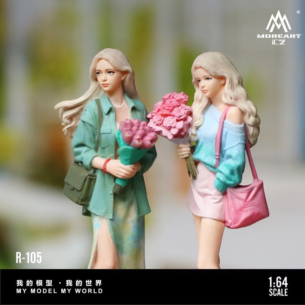 MoreArt 1:64 Handing Flower Casual Best Friends Trio Doll Set Resin Model (MO223105) - Close Up