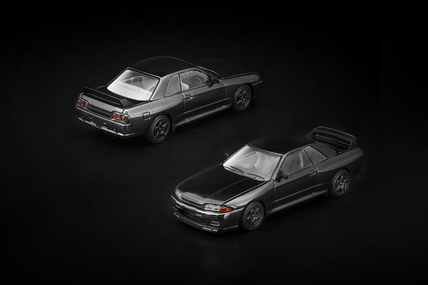 Pre-Order) (PRDC002) R32 GT-R DARK CHROME