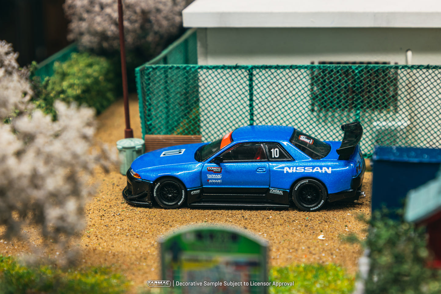 (Pre-Order) (T64G-061-10TH) - Nissan Skyline (R32) Widebody - Designed by Jon Sibal (Tarmac Works 10th Anniversary)