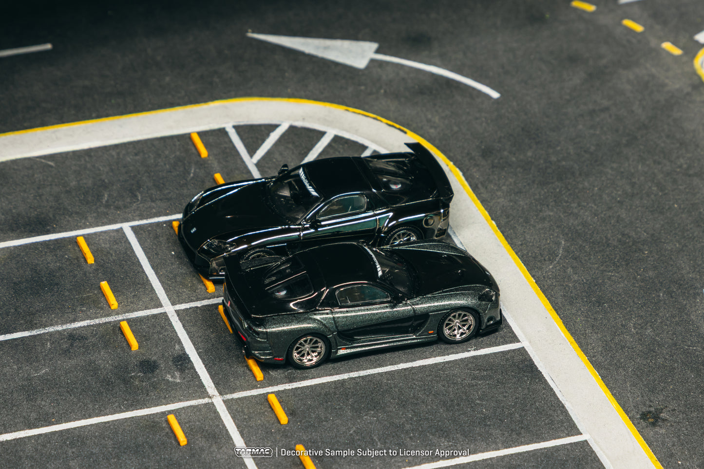 (Pre-Order) (T64G-075-GY) - Mazda RX-7 VeilSide Fortune7 Grey metallic / Black