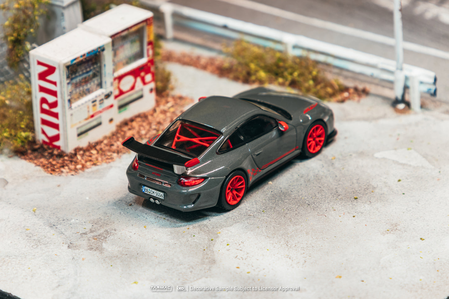 (Pre-Order) (T64G-091-GY) Tarmac Works - Porsche 911 GT3 RS (997.2) - Grey
