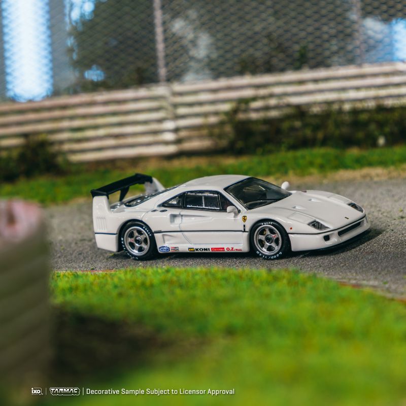 (T64R-076-WH) Ferrari F40 Lightweight White