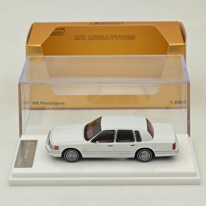 MK Miniatures - LINCOLN TOWN CAR (White)