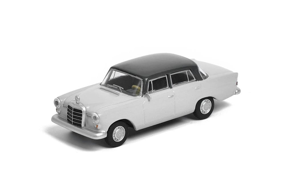 Schuco - Mercedes-Benz 200D (W110)