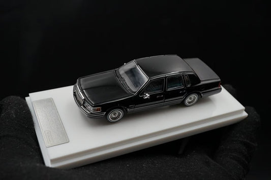 MK Miniatures  - LINCOLN TOWN CAR (Black)