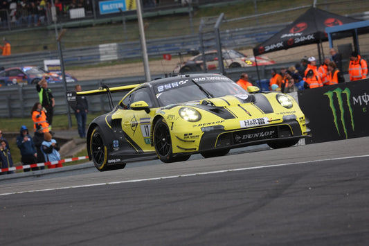 (Pre-Order) (64S195) Porsche 911 GT3 R (992) Evo26 No.17 Dunlop Motorsport