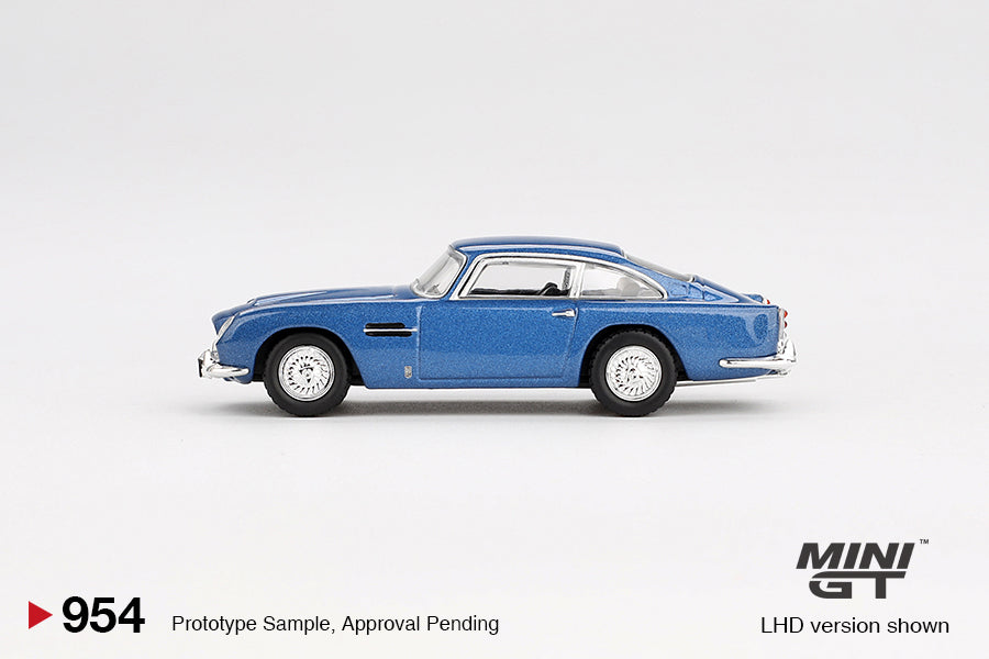 (MGT00954) Aston Martin DB5 Sierra Blue (Box Version)