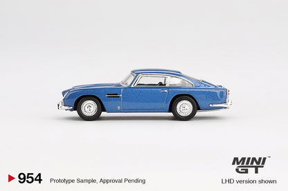 (MGT00954) Aston Martin DB5 Sierra Blue (Box Version)