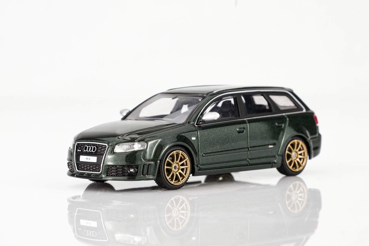(Pre-Order) Motorhelix - Audi RS4 (B7) 2005 (3 Variants)