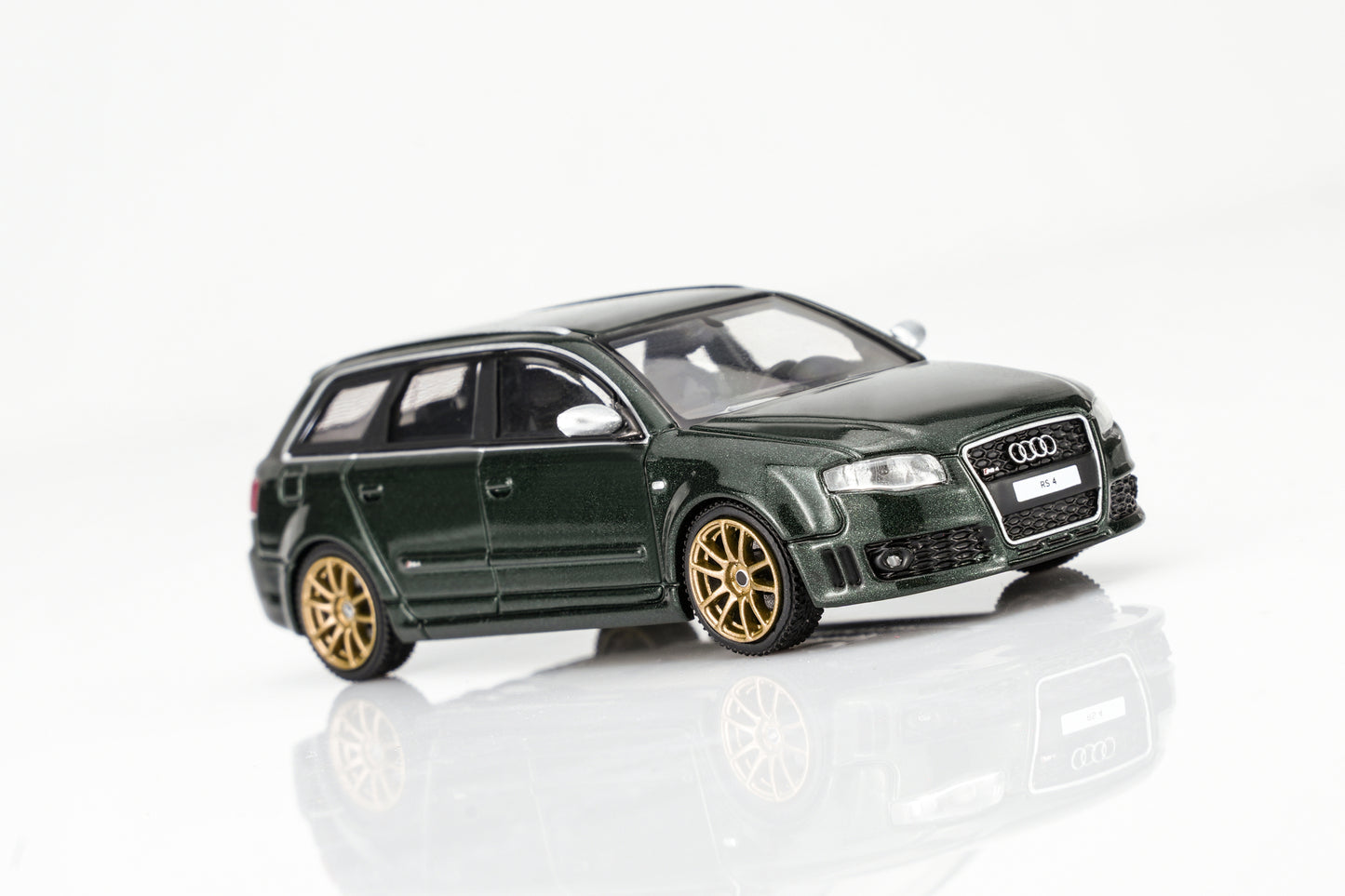 (Pre-Order) Motorhelix - Audi RS4 (B7) 2005 (3 Variants)