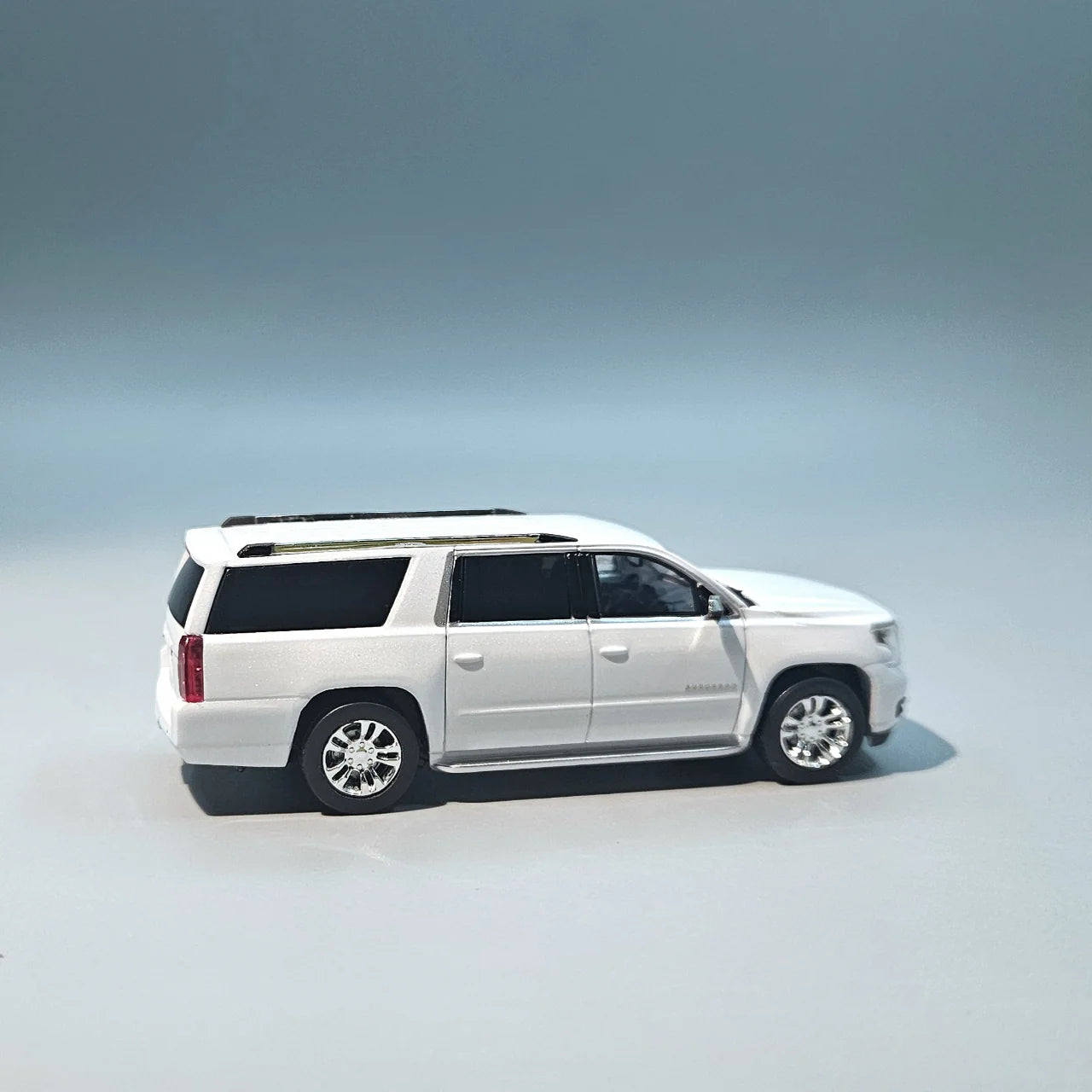 GOC - SUBURBAN (White)