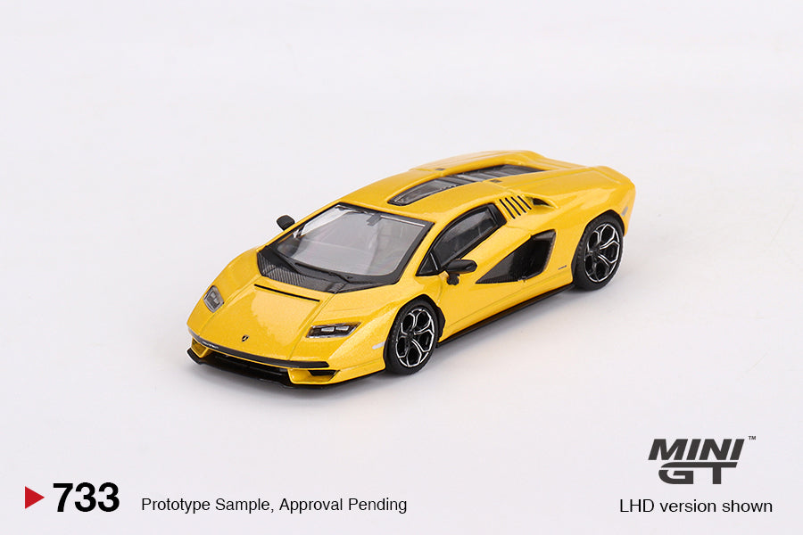 (MGT00733) Lamborghini Countach LPI 800-4 New Giallo Orion (Box version)