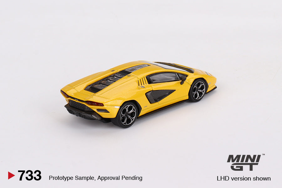 (MGT00733) Lamborghini Countach LPI 800-4 New Giallo Orion (Box version)