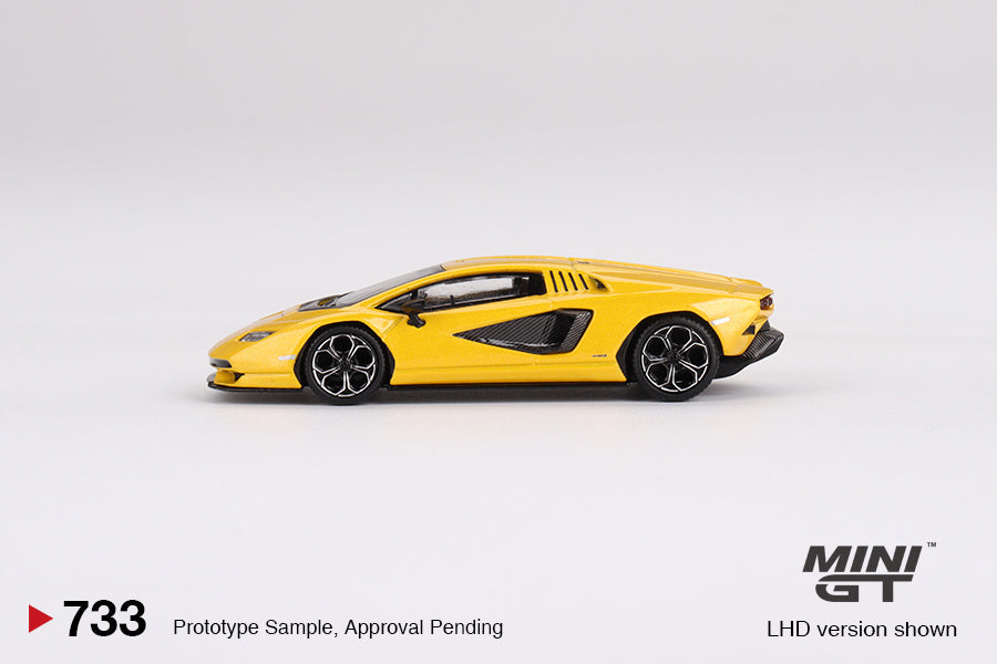 (MGT00733) Lamborghini Countach LPI 800-4 New Giallo Orion (Box version)