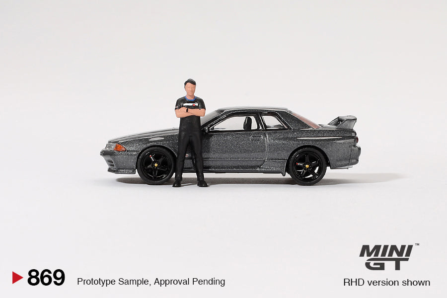 (MGT00869) Nissan Skyline GT-R R32 Nismo Gunmetal with Matsuda Figure
