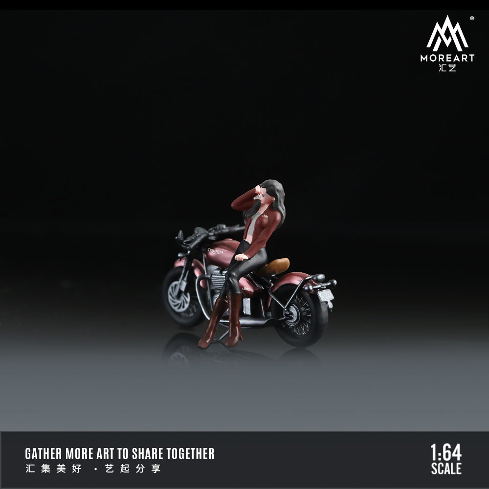 (MO222070) Triumph Bobber 1200CC with figurine