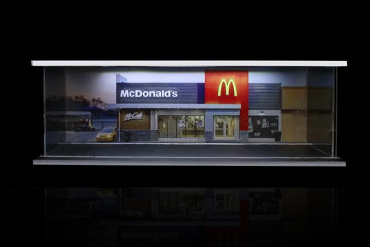 (MO914203) McDonalds theme parking lot assembly scene