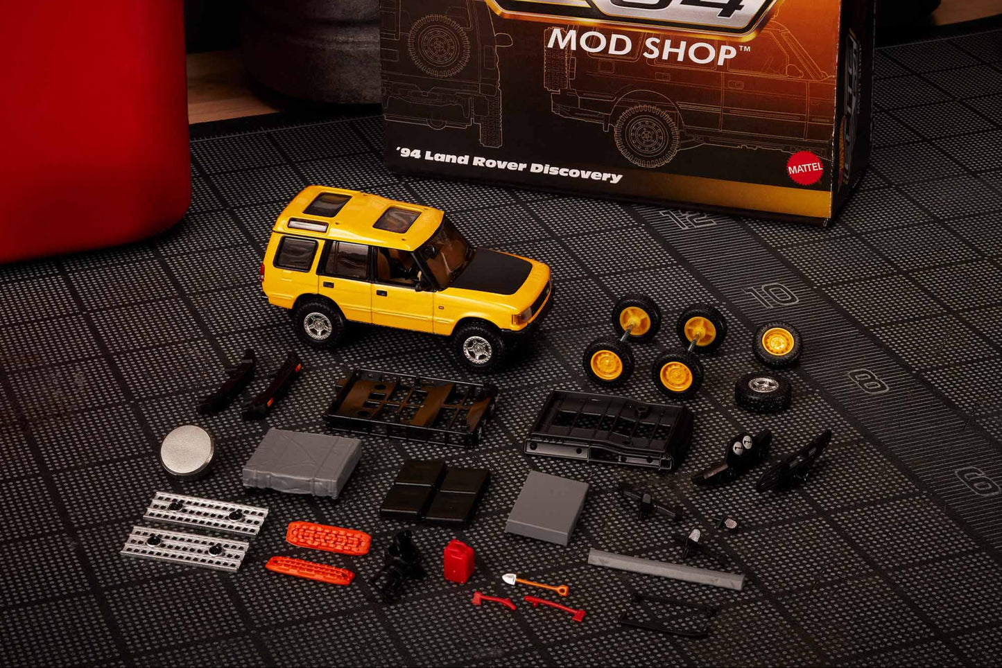 Hot Wheels Elite 64 Mod Shop '94 Land Rover Discovery
