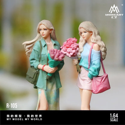 MoreArt 1:64 Handing Flower Casual Best Friends Trio Doll Set Resin Model (MO223105) - Close Up