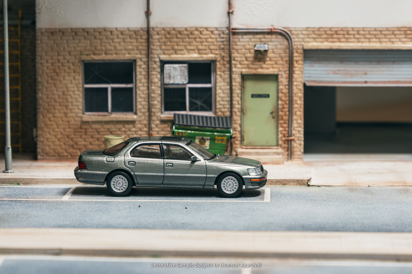 (T64G-082-GY) Lexus LS400 (UCF10) Flint Grey