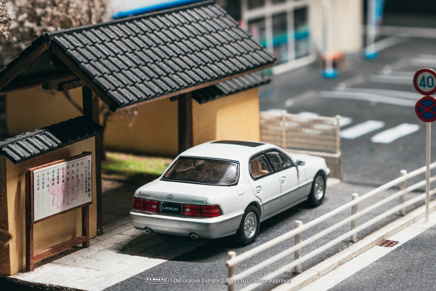 (Pre-Order) (T64G-082-WH) Tarmac Works - Lexus LS400 (UCF10) - Pearl White