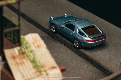 (Pre-Order) (T64G-084-BL) Tarmac Works - Porsche 928 GTS - Blue Metallic