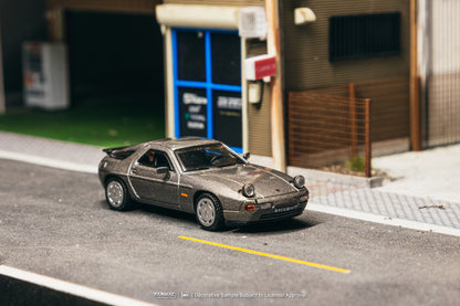Tarmac Works 1:64 Porsche 928 S4 Grey Metallic (T64G-085-GY) - Front View

