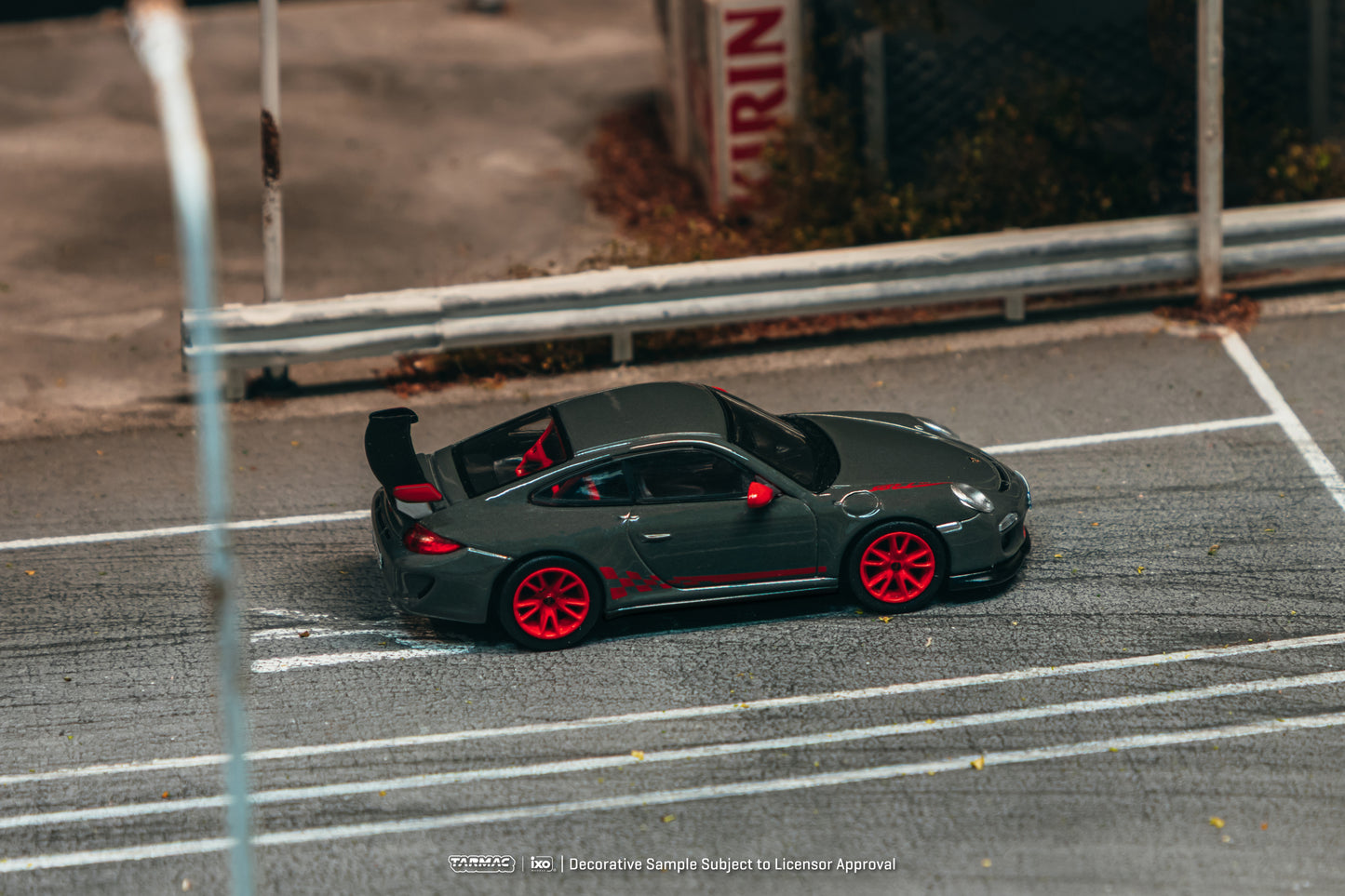 (Pre-Order) (T64G-091-GY) Tarmac Works -  Porsche 911 GT3 RS (997.2) - Grey