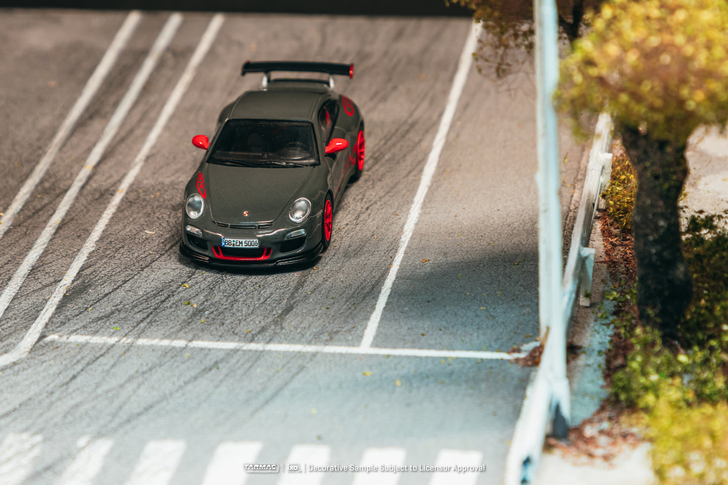 (Pre-Order) (T64G-091-GY) Tarmac Works -  Porsche 911 GT3 RS (997.2) - Grey