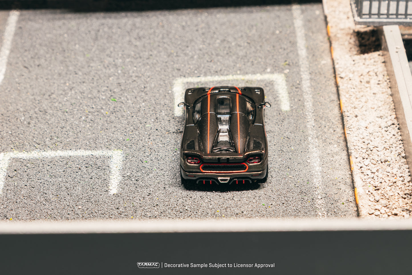 (Pre-Order) (T64G-TL005-BCF) Koenigsegg Agera RS (Black Carbon Fiber / Red Accents)