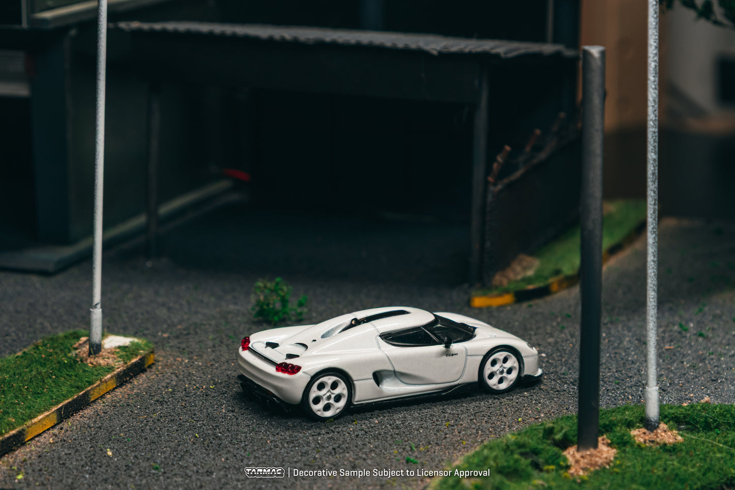 (T64G-TL051-WH) Koenigsegg CC850 White