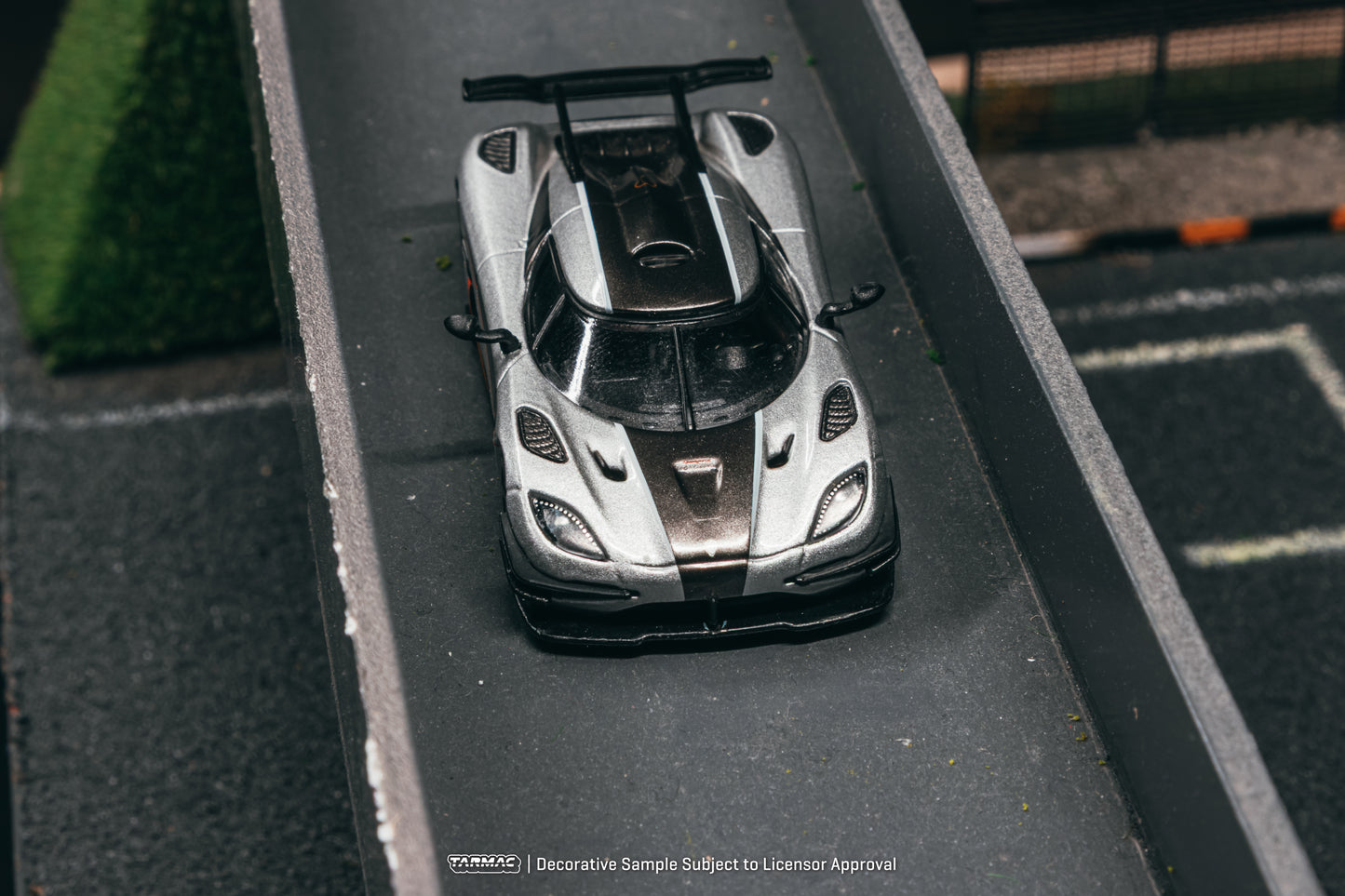 (Pre-Order) (T64G-TL054-SL) Koenigsegg One:1 (Silver)