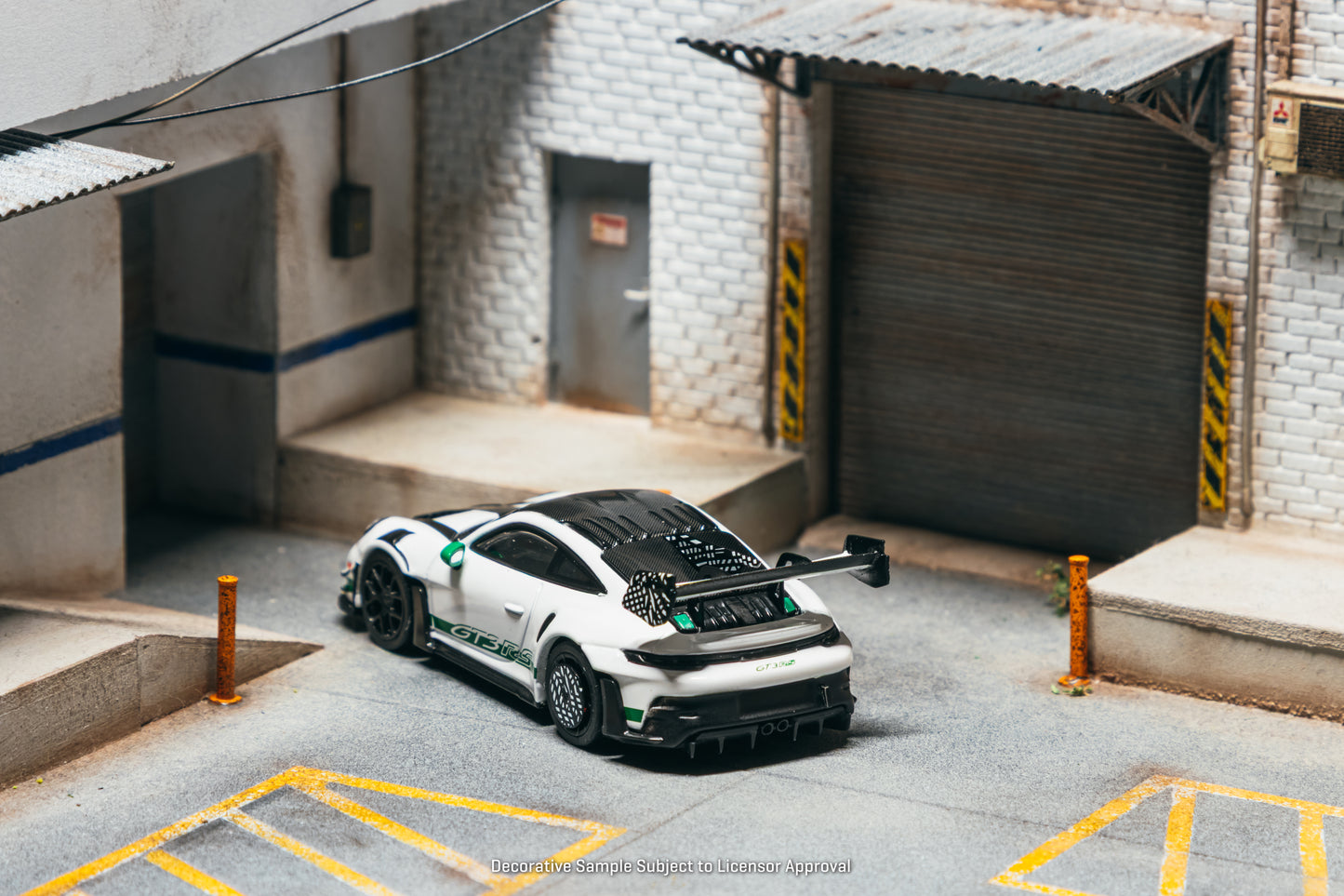 Tarmac Works 1:64 Porsche GT3 RS 992.1 MR White Green (T64MC-023-WG) - Rear View