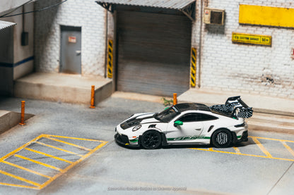 Tarmac Works 1:64 Porsche GT3 RS 992.1 MR White Green (T64MC-023-WG) - Side View