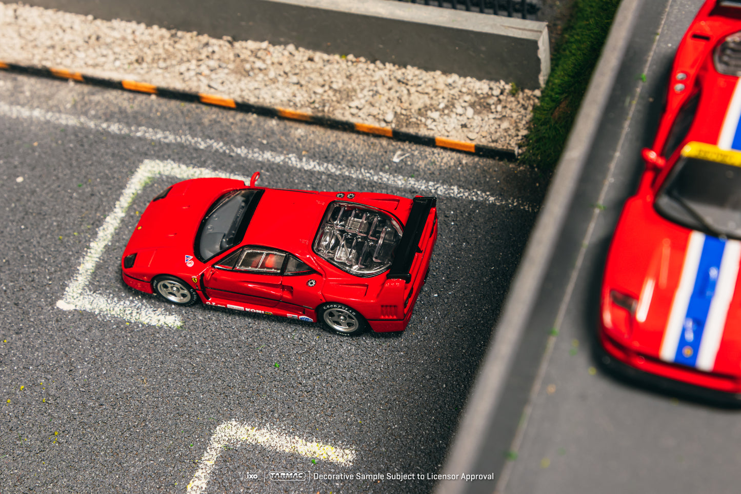 (Pre-Order) (T64R-076-RE2) Ferrari F40 (Red)