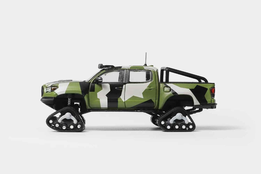 (KS-077-510) Toyota Tacoma pickup - Snow Version (Camouflage)
