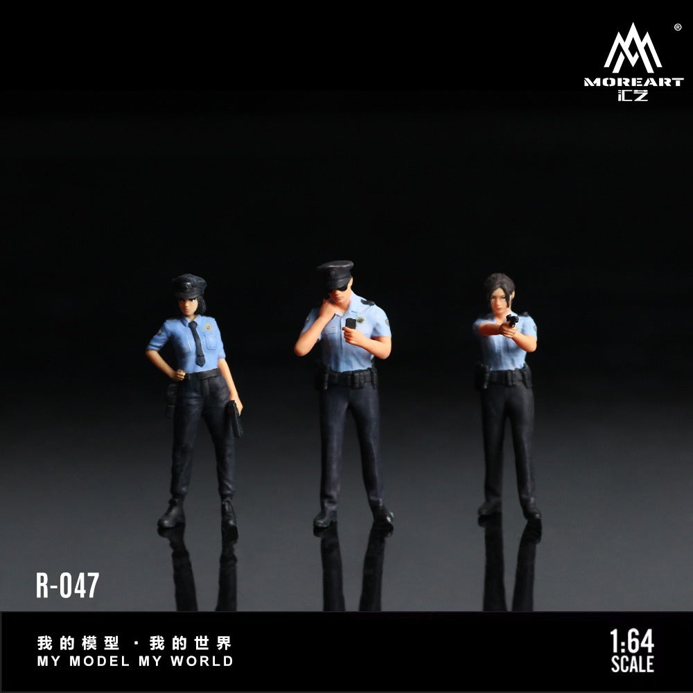 (MO223047) On-duty police doll set