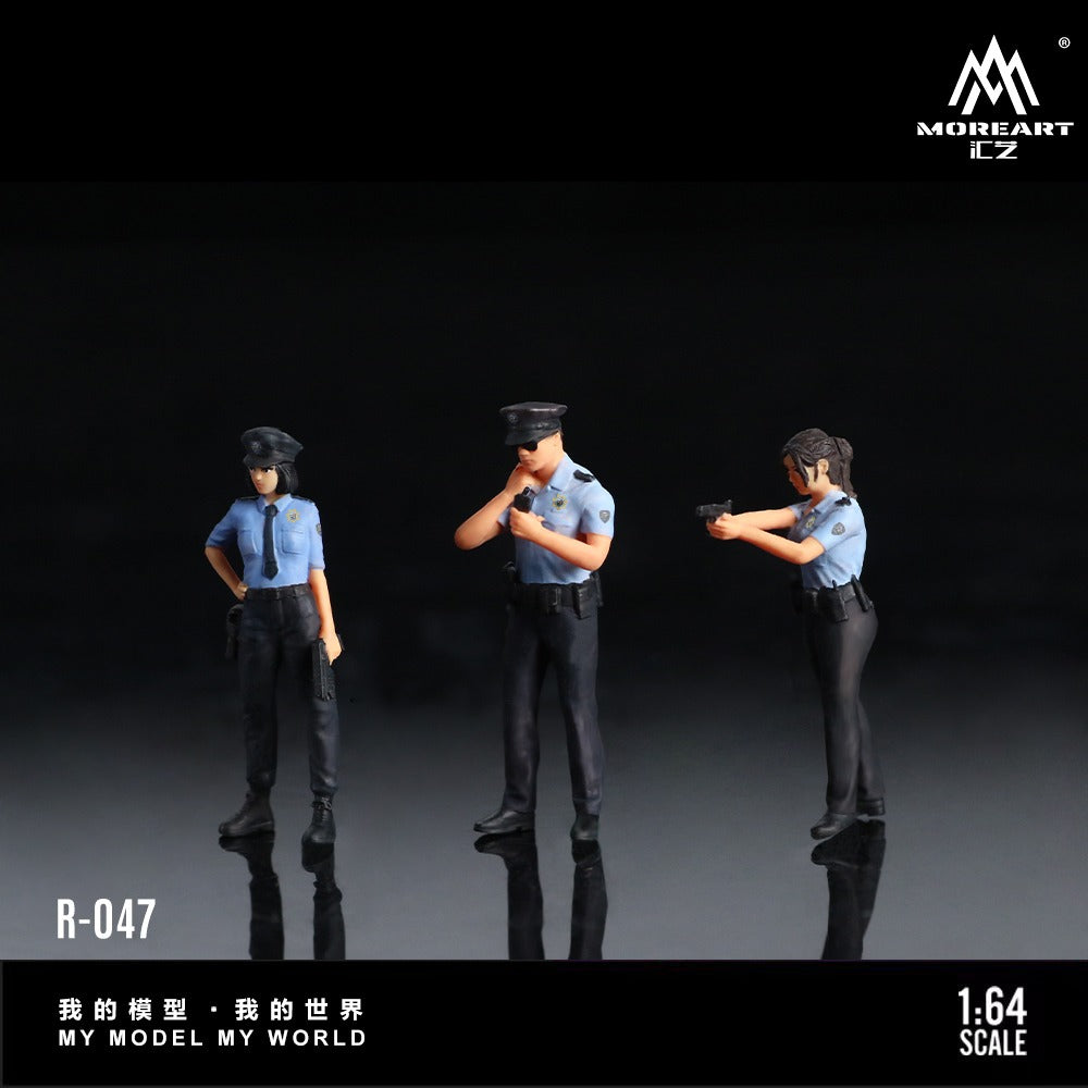 (MO223047) On-duty police doll set