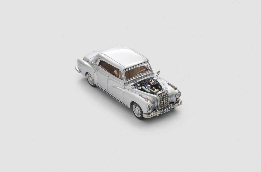 (Pre-Order) Mercedes-Benz 300D Convertible