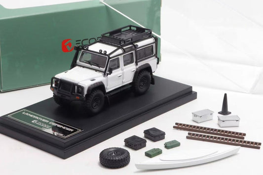Master x Decode - Land Rover Defender with accessories (White)