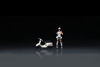 (Pre-Order) (MO222171) White scooter Motorcycle with figurine