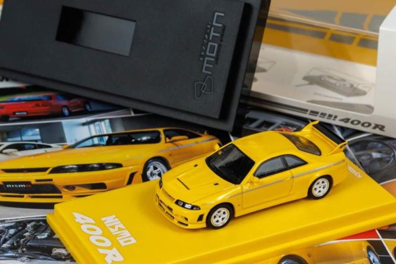 Kyosho Nissan Nismo 400R Yellow With MOTN LED Base with Magazine