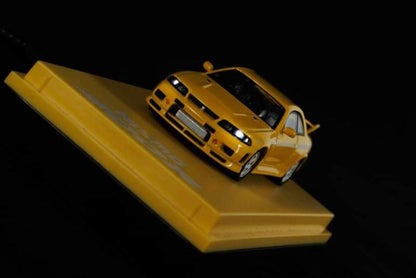 Kyosho Nissan Nismo 400R Yellow With MOTN LED Base with Magazine