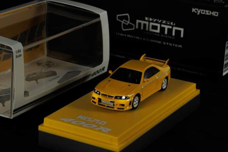 Kyosho Nissan Nismo 400R Yellow With MOTN LED Base with Magazine