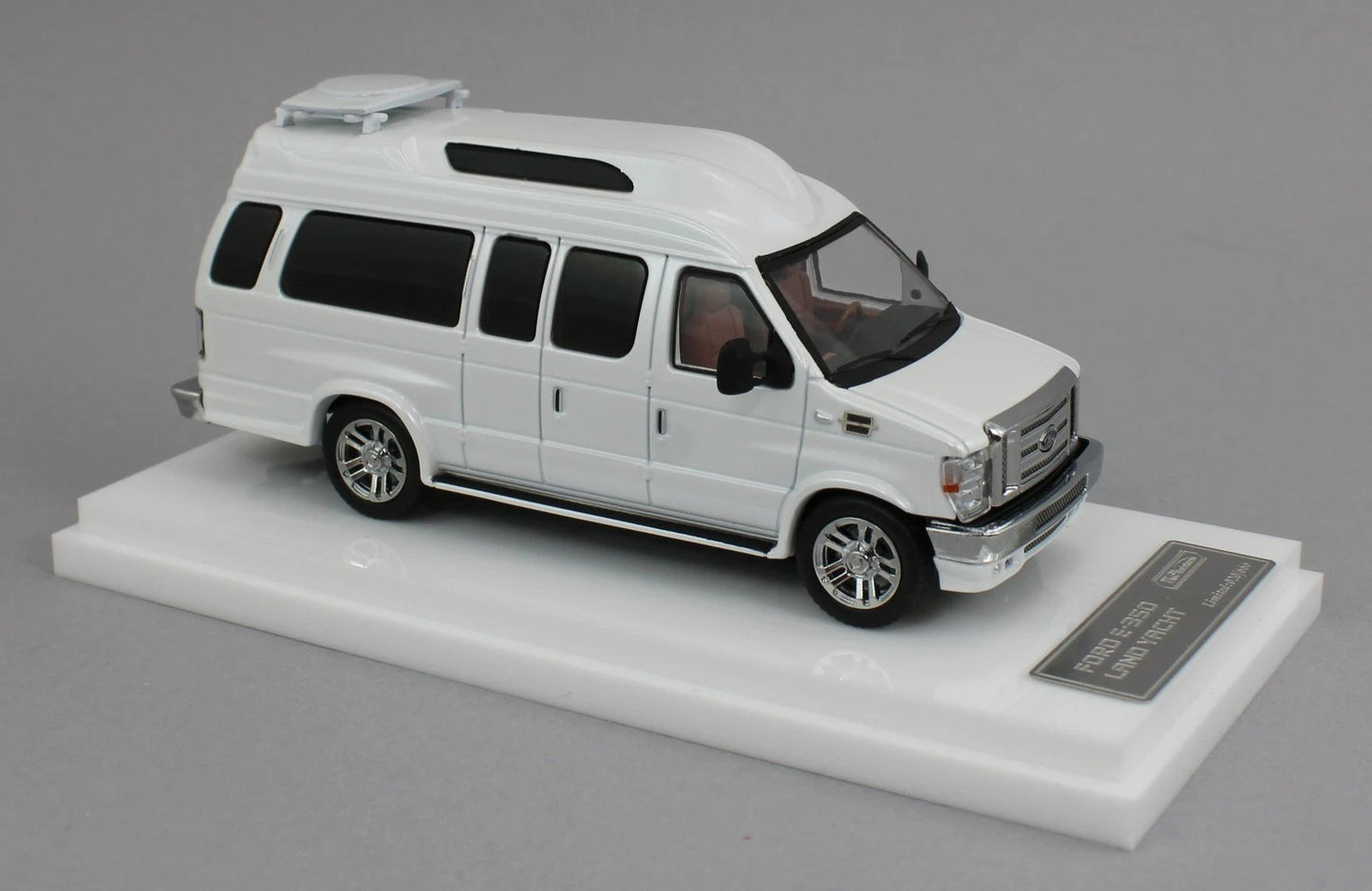 MK Miniatures - FORD E-350 LAND YACHT