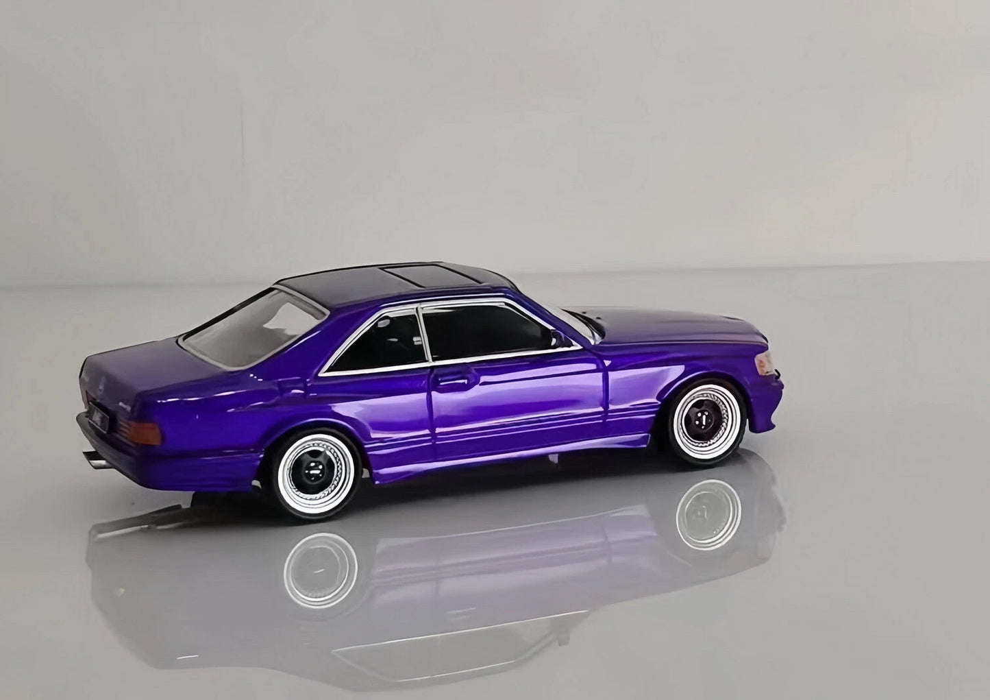RHINO MODEL - Mercedes-Benz 560 SEC AMG (Purple)